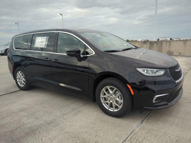 new 2025 Chrysler Pacifica car, priced at $42,425