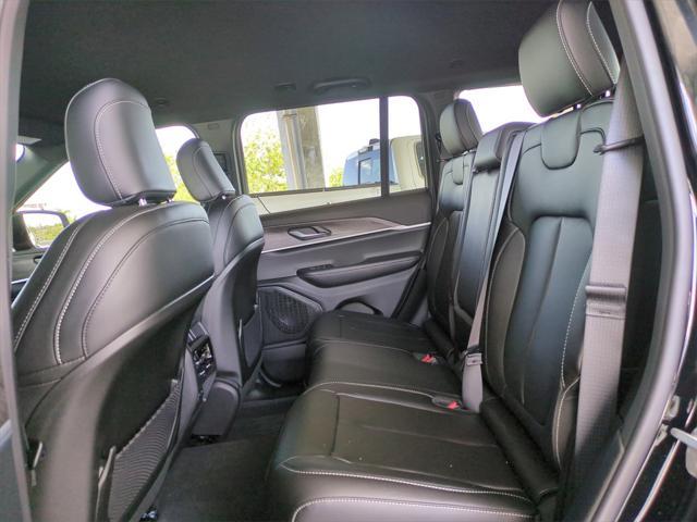 new 2025 Jeep Grand Cherokee car, priced at $41,581