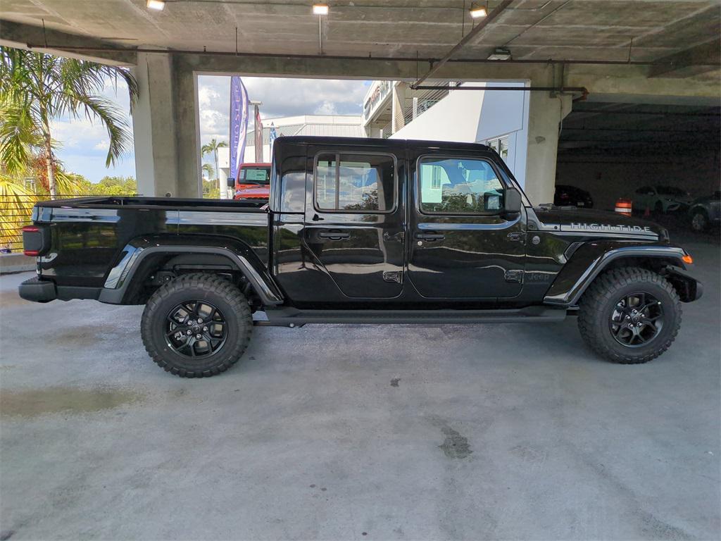 new 2025 Jeep Gladiator car, priced at $47,200
