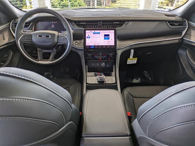 new 2025 Jeep Grand Cherokee car, priced at $40,976