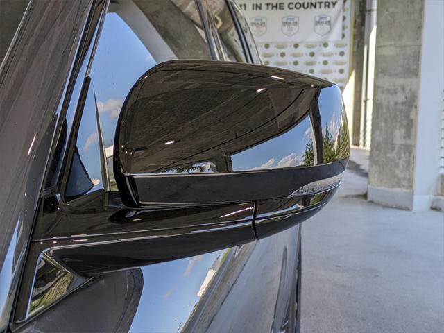 new 2025 Jeep Grand Cherokee car, priced at $40,976