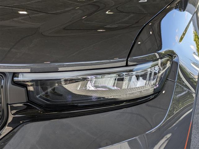 new 2025 Jeep Grand Cherokee car, priced at $40,976