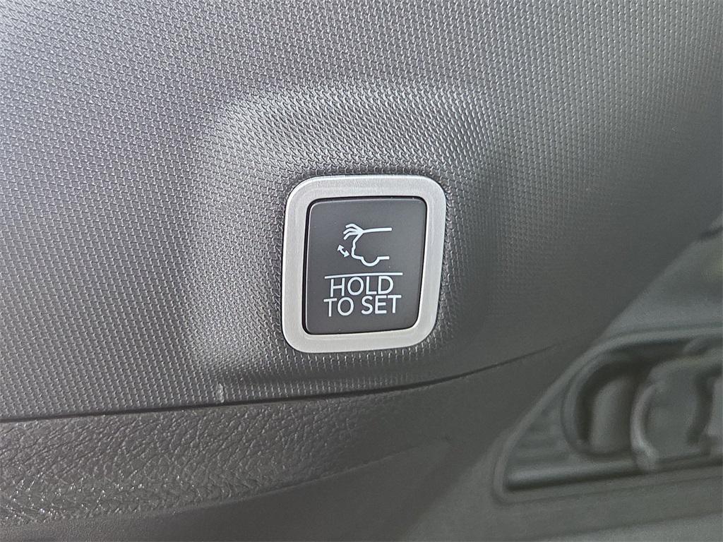 new 2025 Jeep Grand Cherokee car, priced at $36,609