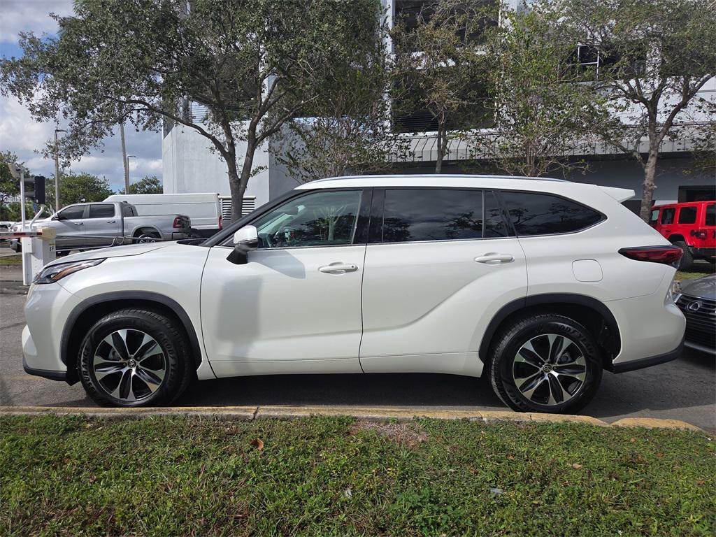 used 2020 Toyota Highlander car, priced at $28,509