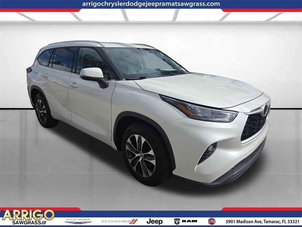 used 2020 Toyota Highlander car, priced at $28,509