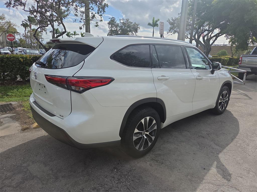 used 2020 Toyota Highlander car, priced at $28,509