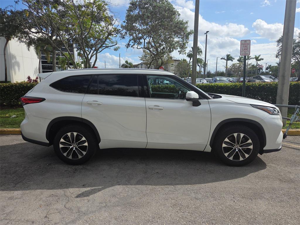 used 2020 Toyota Highlander car, priced at $28,509