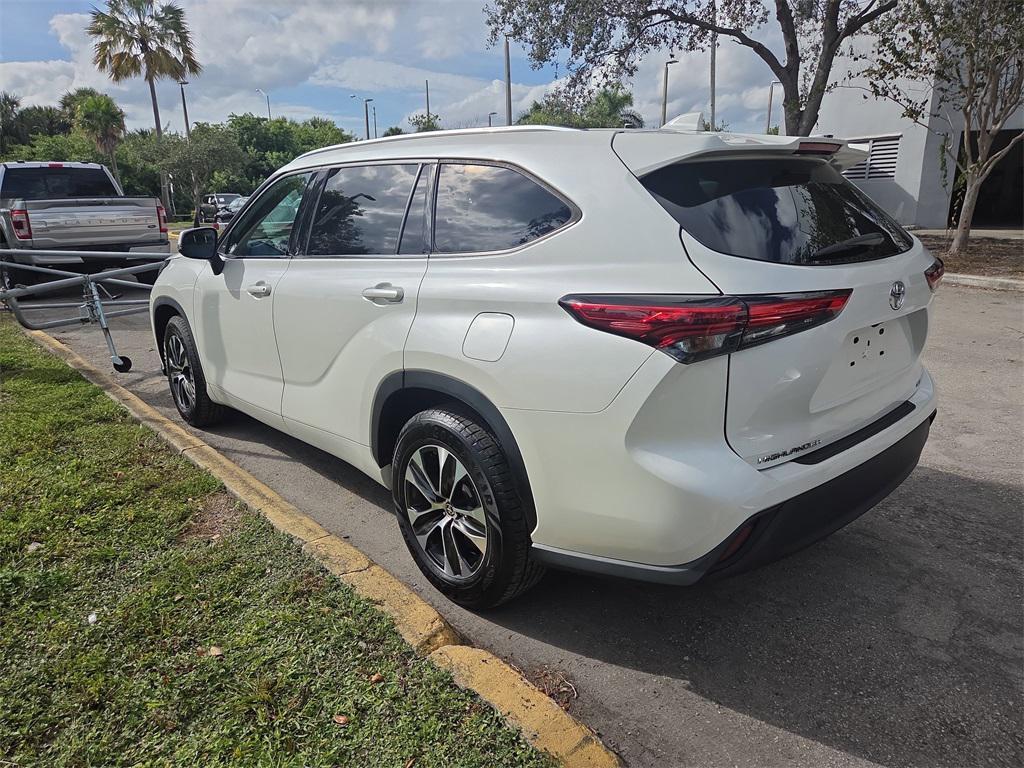 used 2020 Toyota Highlander car, priced at $28,509
