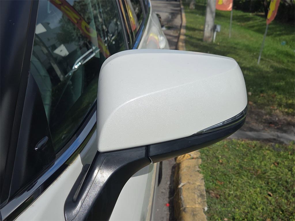 used 2020 Toyota Highlander car, priced at $28,509