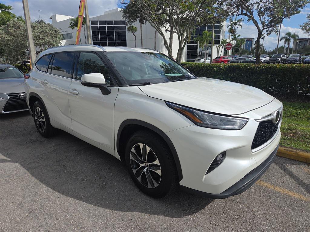 used 2020 Toyota Highlander car, priced at $28,509