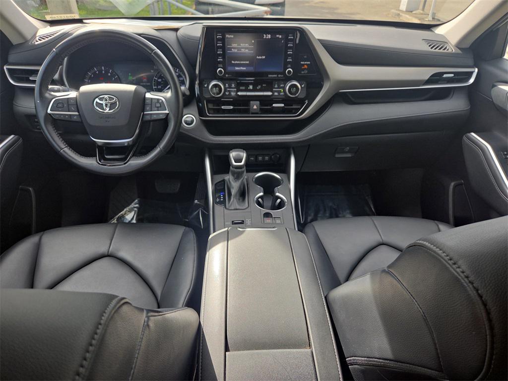 used 2020 Toyota Highlander car, priced at $28,509