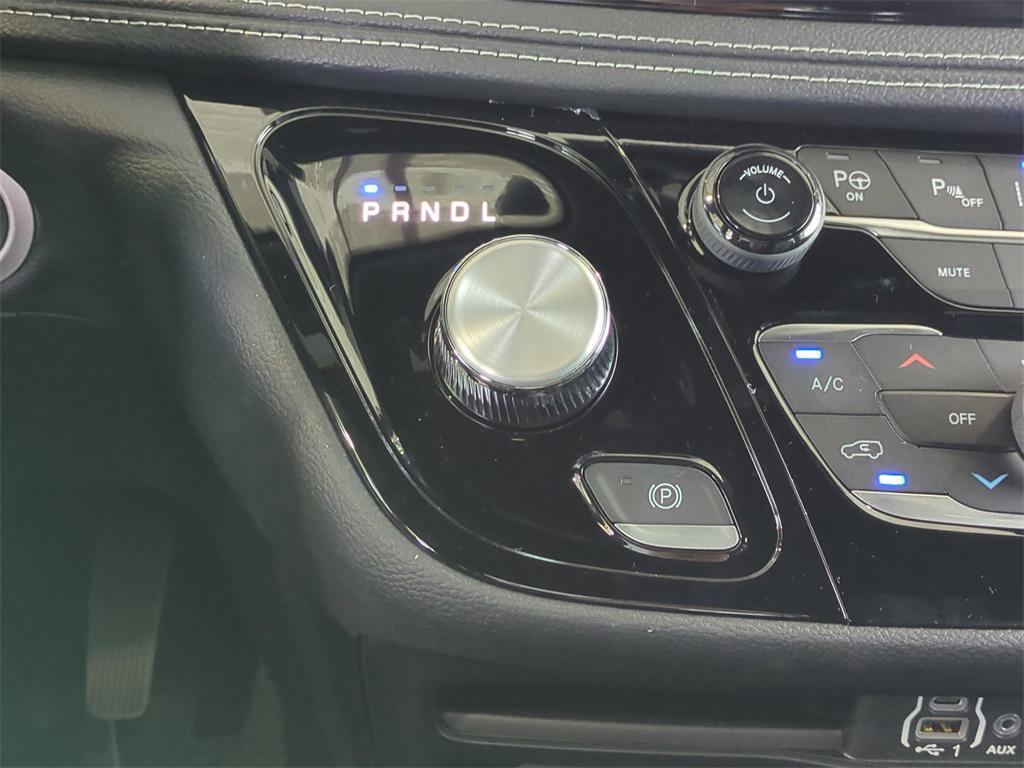 new 2025 Chrysler Pacifica car, priced at $39,735