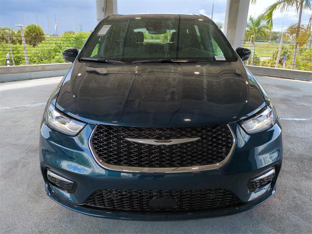 new 2025 Chrysler Pacifica car, priced at $39,735