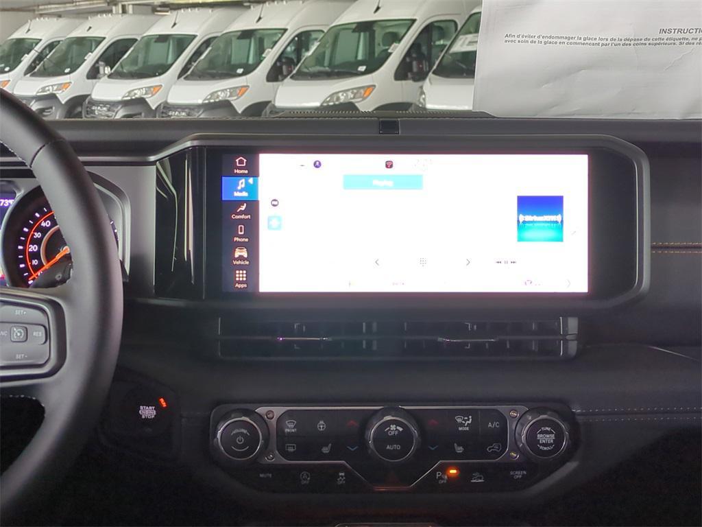 new 2025 Jeep Gladiator car, priced at $47,200