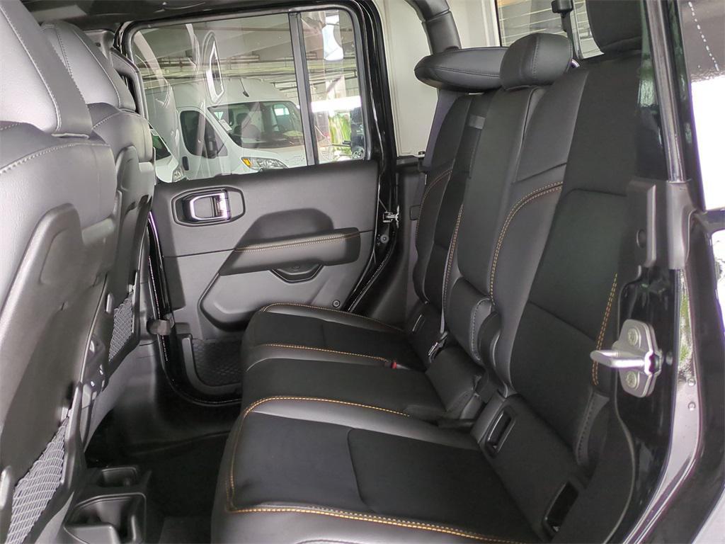 new 2025 Jeep Gladiator car, priced at $47,200