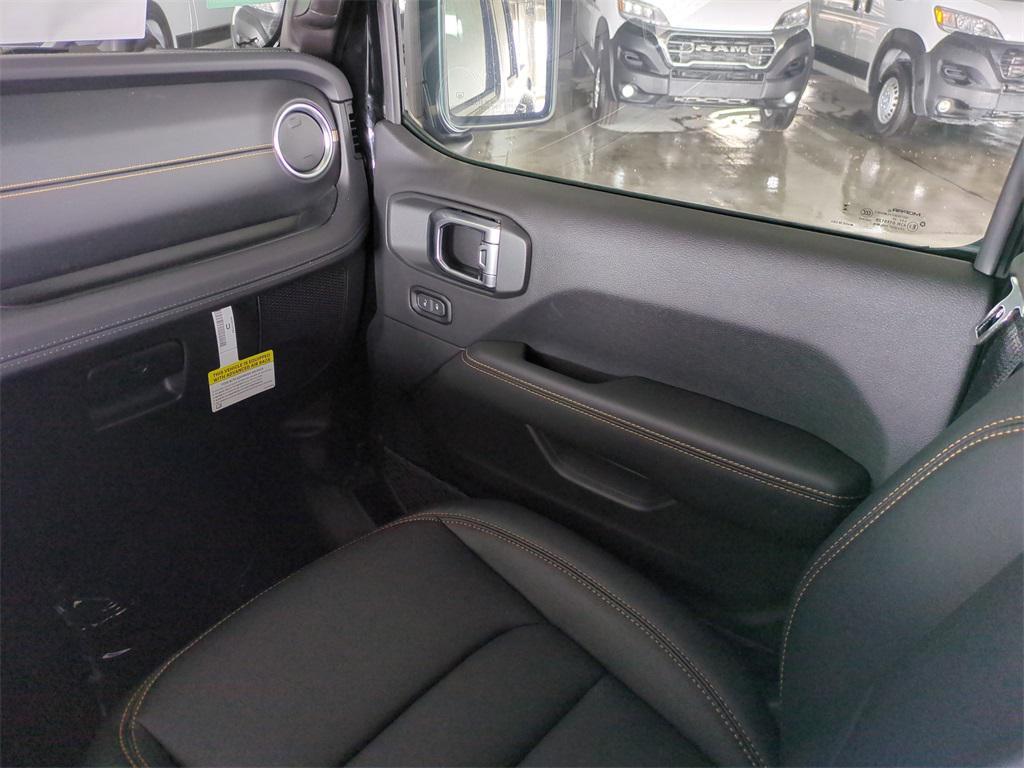 new 2025 Jeep Gladiator car, priced at $47,200