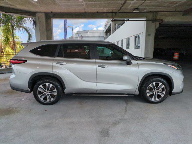 used 2023 Toyota Highlander car, priced at $29,887