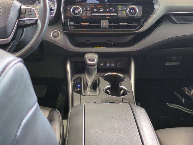 used 2023 Toyota Highlander car, priced at $29,887