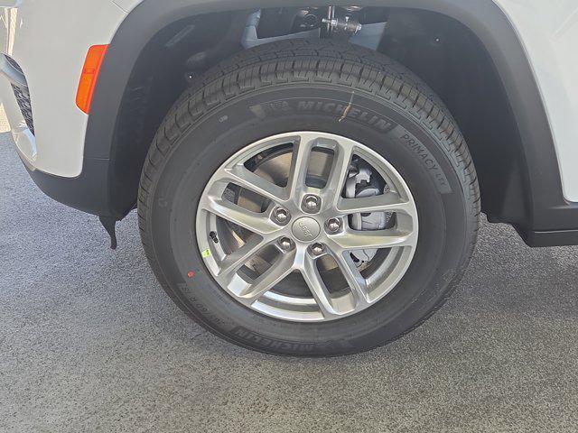 new 2025 Jeep Grand Cherokee car, priced at $39,780