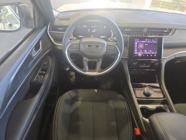 new 2025 Jeep Grand Cherokee car, priced at $39,780