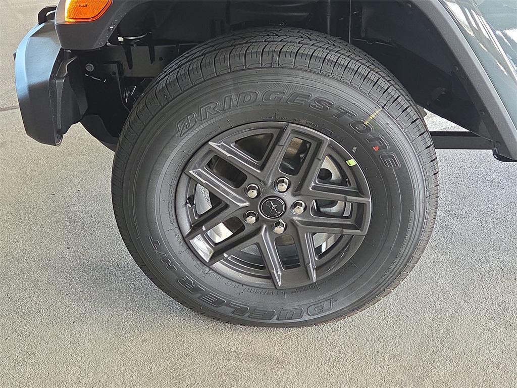 new 2025 Jeep Gladiator car, priced at $39,545