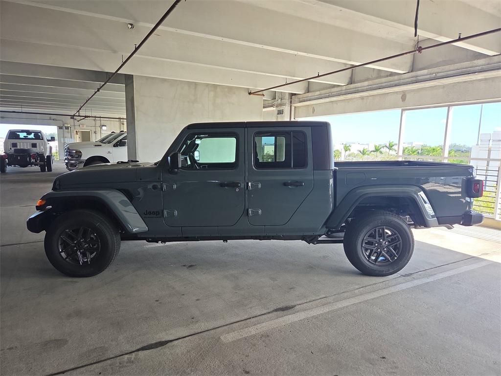 new 2025 Jeep Gladiator car, priced at $39,545