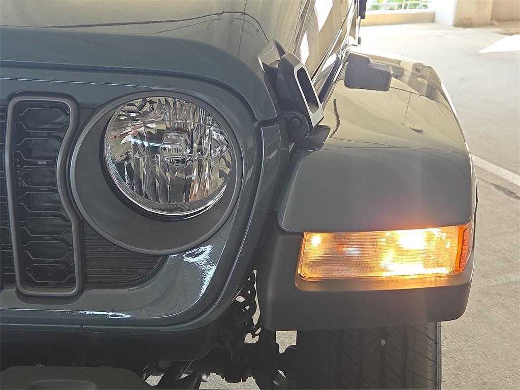 new 2025 Jeep Gladiator car, priced at $39,545