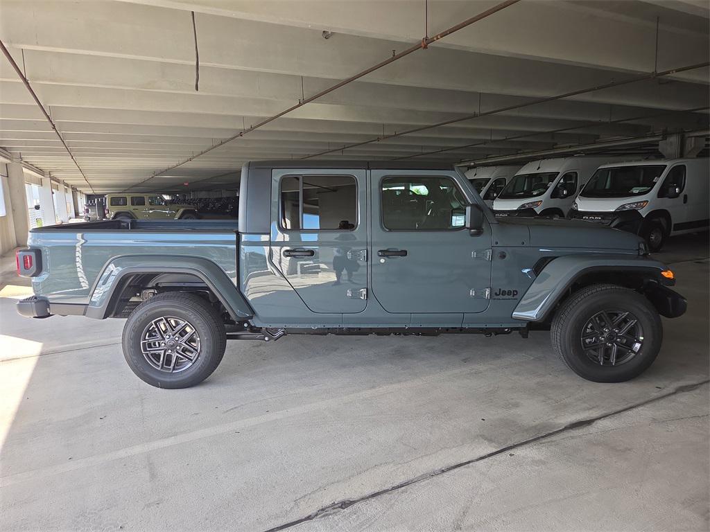 new 2025 Jeep Gladiator car, priced at $39,545