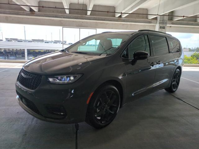 new 2025 Chrysler Pacifica car, priced at $46,888