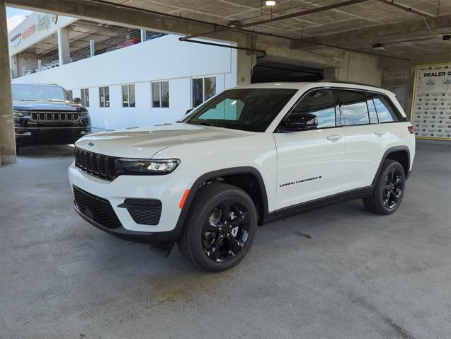 new 2024 Jeep Grand Cherokee car, priced at $40,385