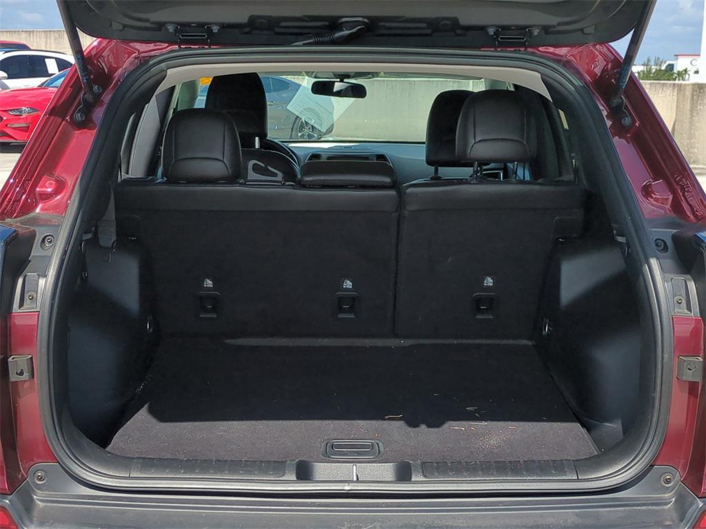 used 2020 Jeep Cherokee car, priced at $13,432
