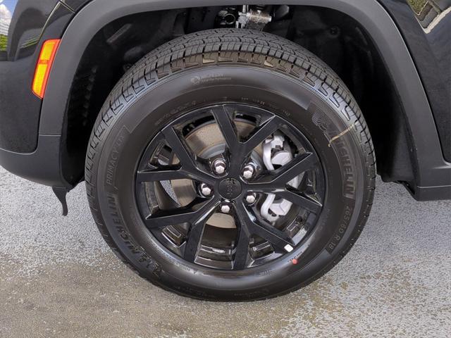 new 2025 Jeep Grand Cherokee car, priced at $35,161