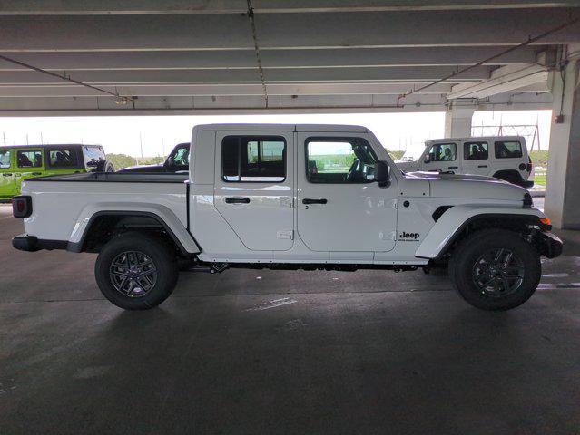 new 2025 Jeep Gladiator car, priced at $39,280