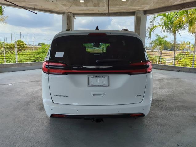 new 2024 Chrysler Pacifica car, priced at $59,125