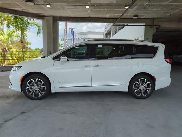 new 2024 Chrysler Pacifica car, priced at $59,125