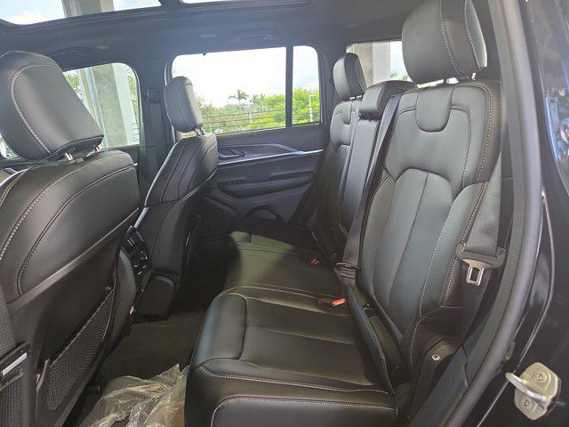 new 2025 Jeep Grand Cherokee car