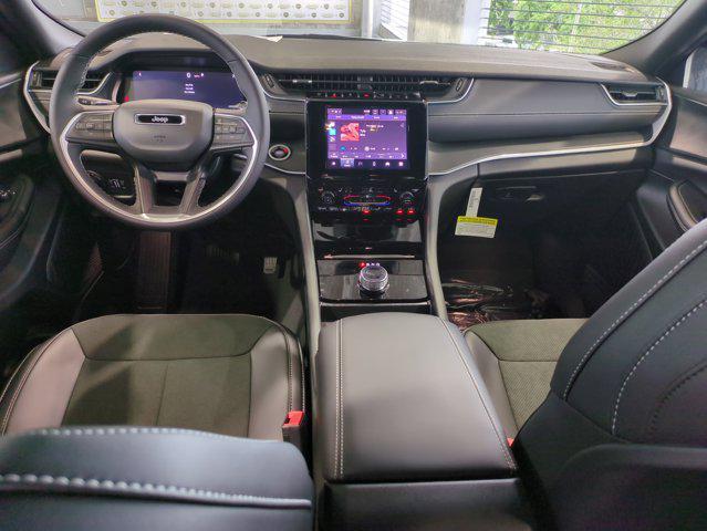 new 2025 Jeep Grand Cherokee car, priced at $39,128