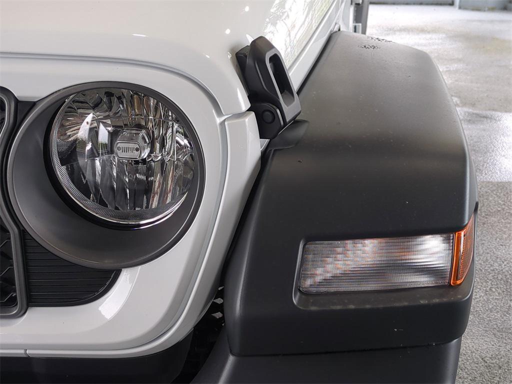 new 2025 Jeep Wrangler car, priced at $42,160