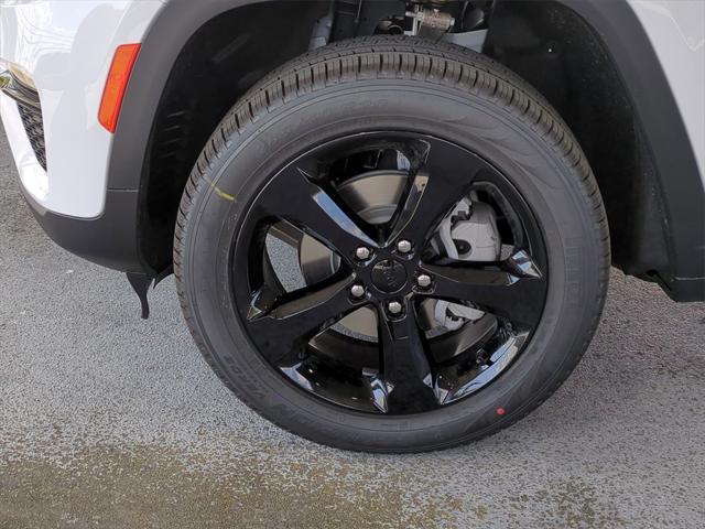new 2025 Jeep Grand Cherokee car, priced at $39,272
