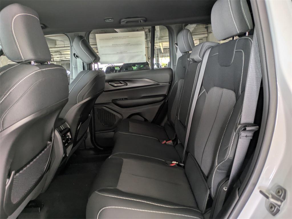 new 2025 Jeep Grand Cherokee car, priced at $32,865