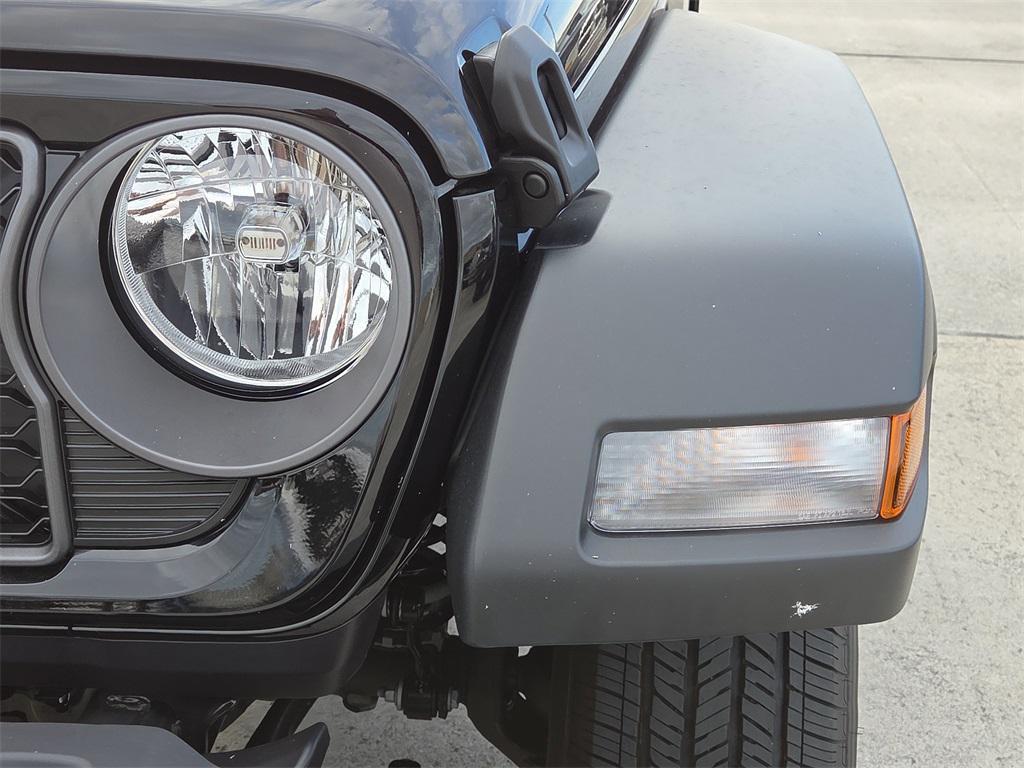 new 2025 Jeep Gladiator car, priced at $43,360