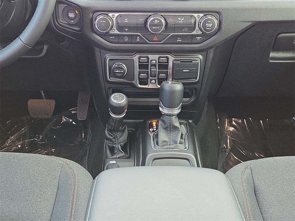 new 2025 Jeep Gladiator car, priced at $43,360