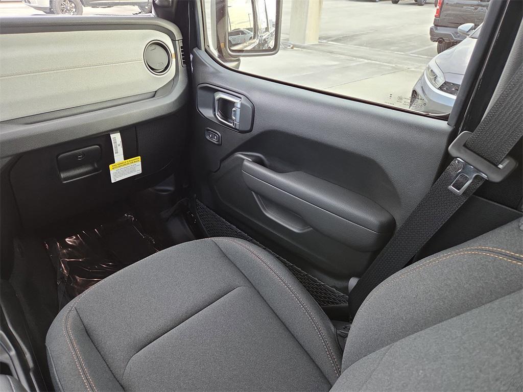 new 2025 Jeep Gladiator car, priced at $43,360