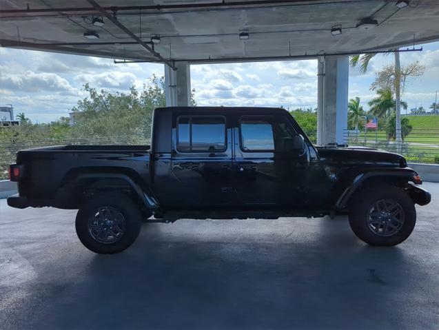 new 2024 Jeep Gladiator car, priced at $41,770