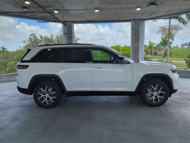 new 2024 Jeep Grand Cherokee car, priced at $36,098