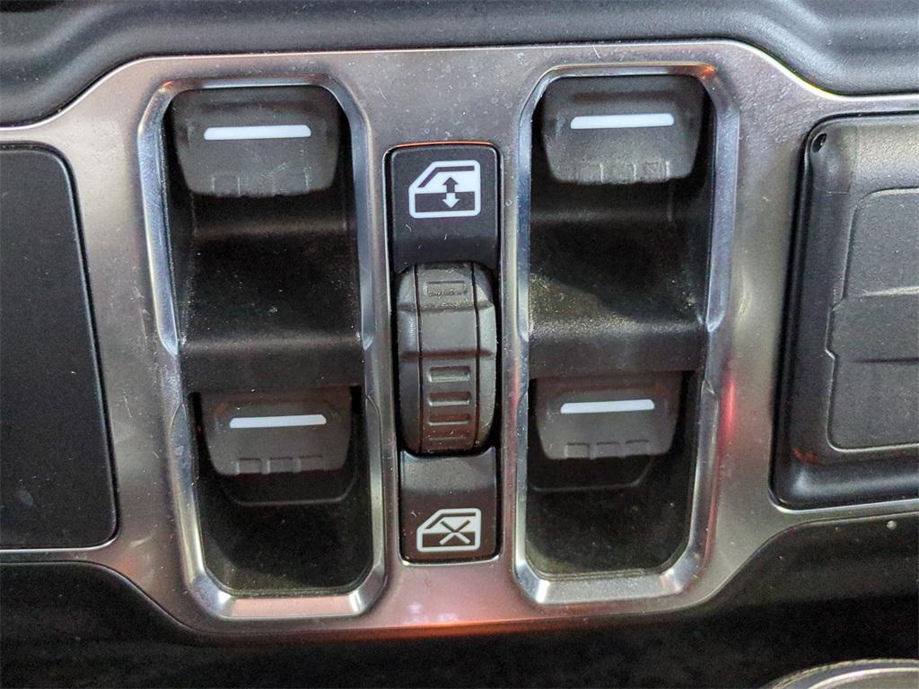 used 2022 Jeep Wrangler Unlimited car, priced at $33,120
