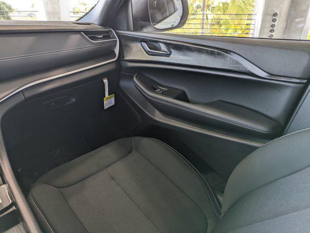 new 2025 Jeep Grand Cherokee L car, priced at $35,560