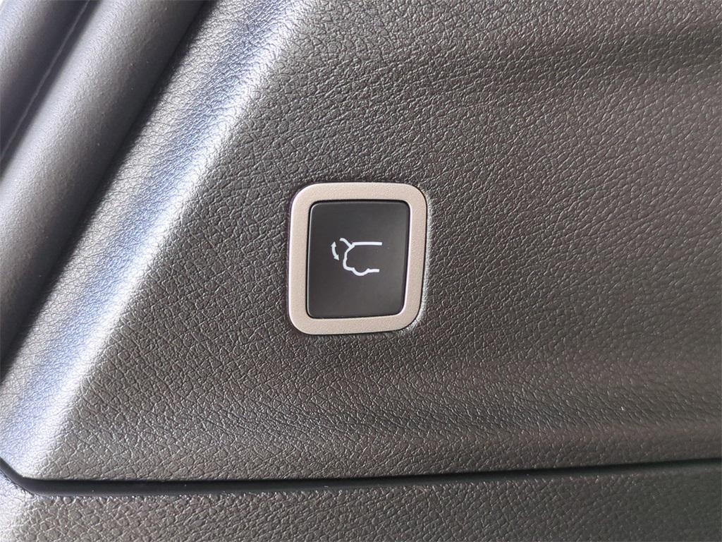 new 2026 Chrysler Pacifica car, priced at $52,622