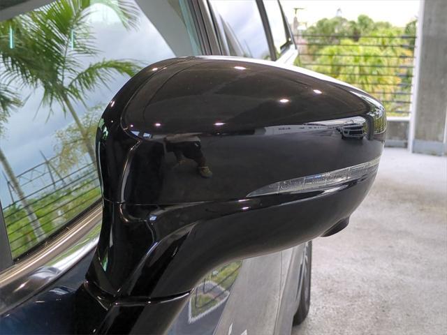 new 2025 Chrysler Pacifica Hybrid car, priced at $43,894
