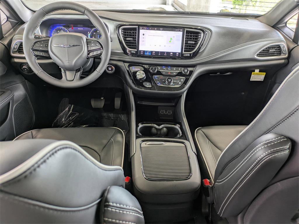 new 2025 Chrysler Pacifica car, priced at $37,418